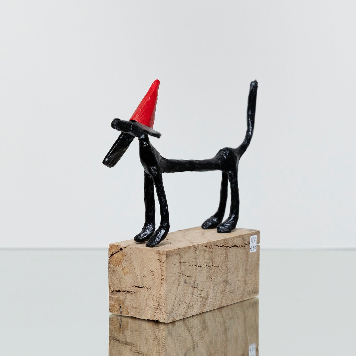Chien Noir Couronne Rouge II